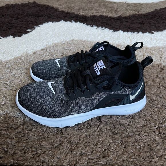 Nike Women's Flex Trainer 9 Sneaker Sz 6.5 In Black/White - Picture 6 of 11